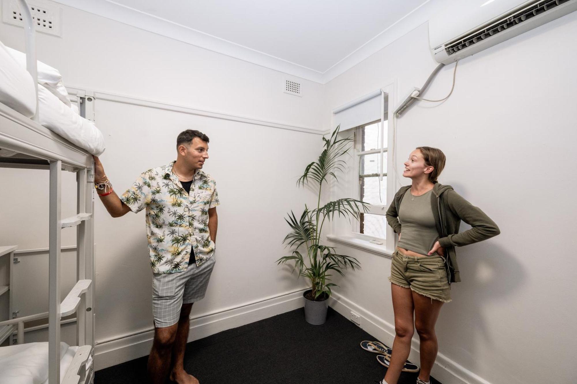 Urban Nomad Potts Point - 18 To 39 Only Hostel Сидни Екстериор снимка