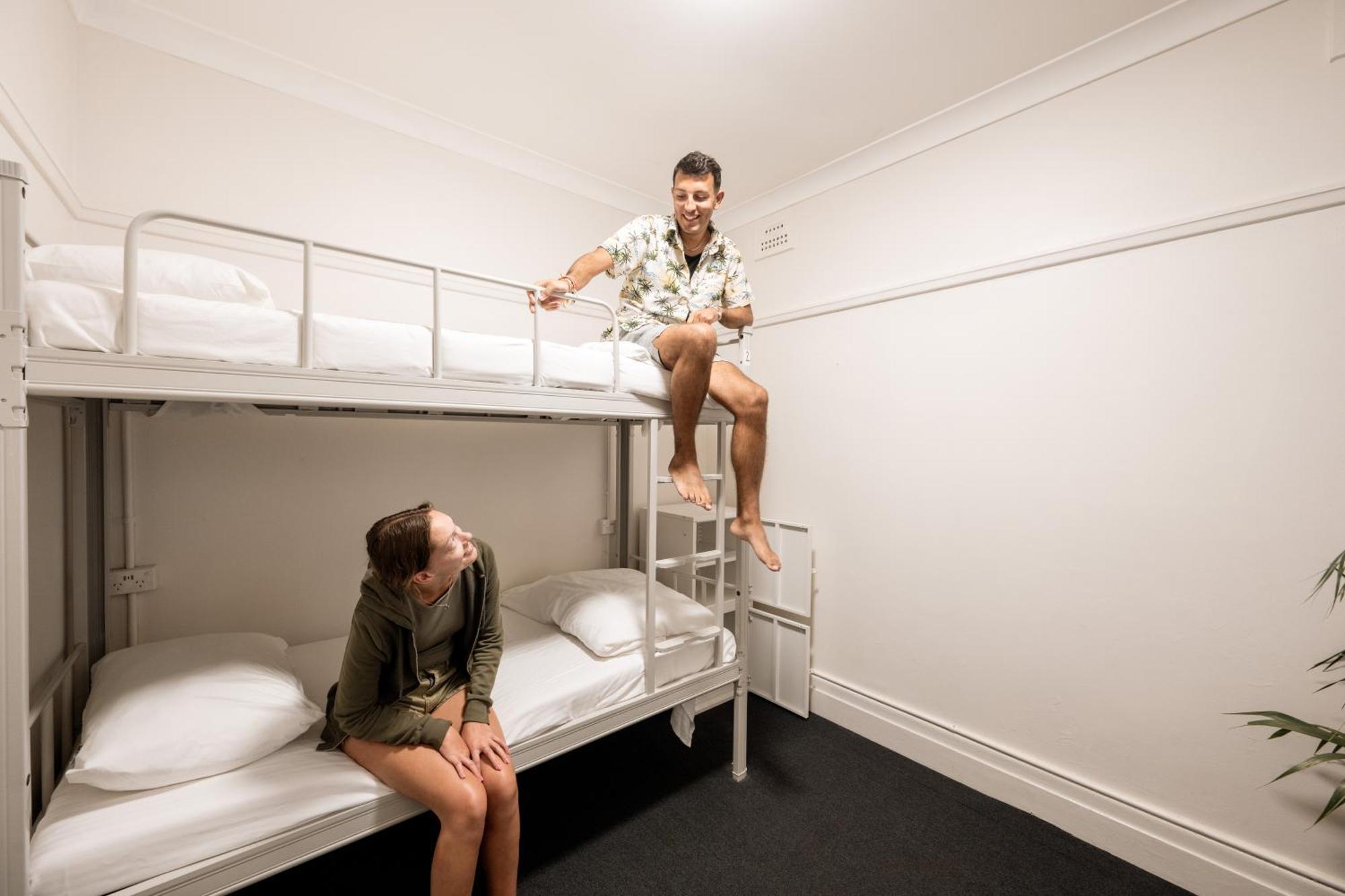 Urban Nomad Potts Point - 18 To 39 Only Hostel Сидни Екстериор снимка