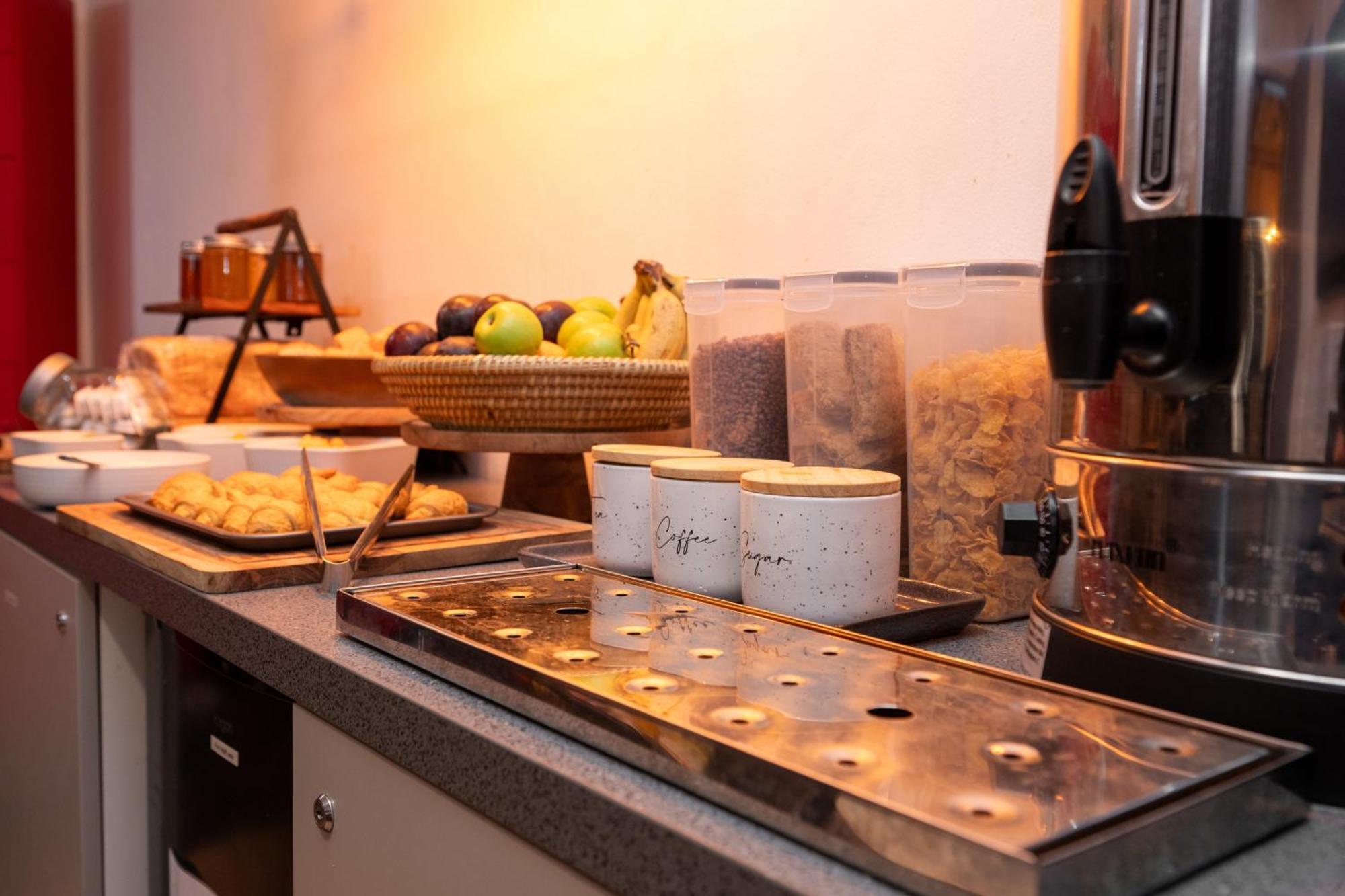 Urban Nomad Potts Point - 18 To 39 Only Hostel Сидни Екстериор снимка